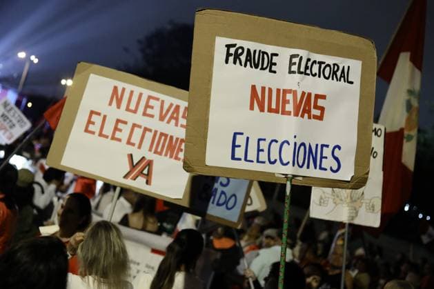 Rafael Lopez Aliaga supporters rally in Lima after Peru runoff results LIMA, PERU - MAY 16: Thousands of supporters march alongside right-wing politician Rafael Lopez Aliaga during a demonstration in Lima, Peru on May 16, 2026. The protest was held after official election results confirmed Keiko Fujimori and left-wing candidate Roberto Sanchez in the presidential runoff, while Lopez Aliaga raised concerns over the electoral process and the role of election authorities. Klebher Vasquez Anadolu Lima Peru. Editorial use only. Please get in touch for any other usage.  Copyright: x2026xAnadoluxKlebherxVasquezx