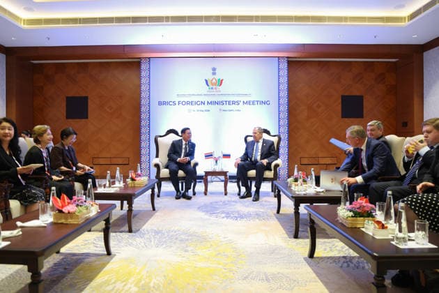 Sergey Lavrov-Sihasak Phuangketkeow meeting in New Delhi NEW DELHI, INDIA - MAY 15: (----EDITORIAL USE ONLY - MANDATORY CREDIT - RUSSIAN FOREIGN MINISTRY HANDOUT - NO MARKETING NO ADVERTISING CAMPAIGNS - DISTRIBUTED AS A SERVICE TO CLIENTS----) Russian Foreign Minister Sergey Lavrov meets with Thailand s Foreign Minister Sihasak Phuangketkeow during the BRICS foreign ministers meeting in New Delhi, India, on May 15, 2026. Russian Foreign Ministry Anadolu New Delhi India. Editorial use only. Please get in touch for any other usage.  Copyright: x2026xAnadoluxRussianxForeignxMinistryx