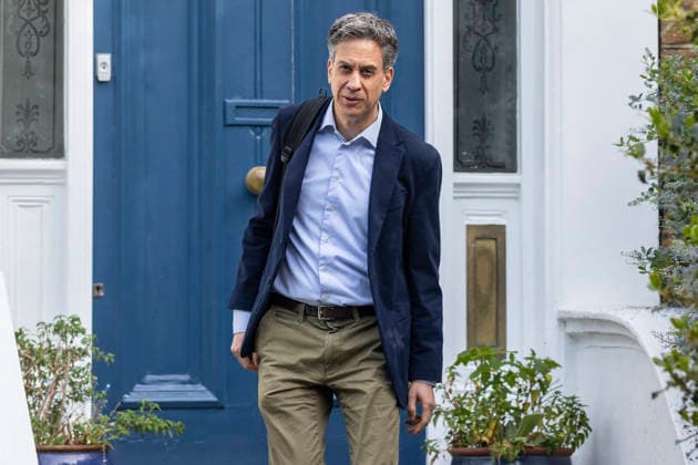 May 15, 2026, London, London, UK: London, UK. Energy Secretary, Ed Miliband, leaves his London house. Wes Streeting resigning as Health Secretary from the Prime MinisterÃ¢â‚¬â ¢s cabinet could trigger a Labour leadership contest and potentially destabilise the government. Ed Miliband could be among those trying to replace him as Labour leader. London UK  - ZUMAl94_ 20260515_zaf_l94_001 Copyright: xMarcinxNowakx