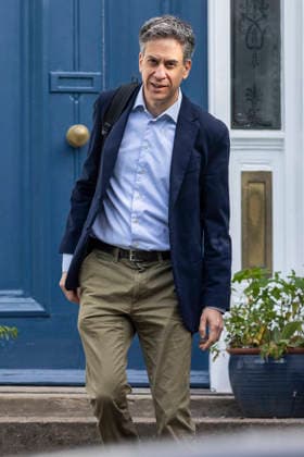 May 15, 2026, London, London, UK: London, UK. Energy Secretary, Ed Miliband, leaves his London house. Wes Streeting resigning as Health Secretary from the Prime MinisterÃ¢â‚¬â ¢s cabinet could trigger a Labour leadership contest and potentially destabilise the government. Ed Miliband could be among those trying to replace him as Labour leader. London UK  - ZUMAl94_ 20260515_zaf_l94_002 Copyright: xMarcinxNowakx
