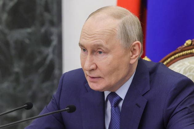 RUSSIA, MOSCOW - MAY 15, 2026: Russia s President Vladimir Putin holds a meeting on economic issues at Moscow s Kremlin. Mikhail Metzel Russian Presidential Press and Information Office TASS  92505514