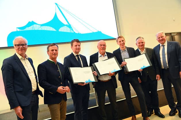 front from left Dr Frank HUEPERS ,Dr Manfred GOESSL, Sandro KIRCHNER,Wolfram HATZ,,Dominik KRAUSE OB Muenchen ,Christian SCHOTTENHAMEL Dr Soeder, Kirchner and Krause accept memorandum of the Bavarian economy on 15 05 2026 in Munich The economy stands resolutely and enthusiastically behind Munichs bid for the Olympic and Paralympic Games
