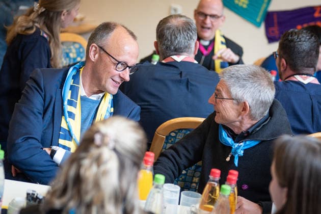 Katholikentag 2026 in Würzburg Federal Chancellor at the catering for volunteers Federal Chancellor Friedrich Merz visits the Katholikentag and takes part in the catering for volunteers, Würzburg Bavaria Germany Place of remembrance ILBA