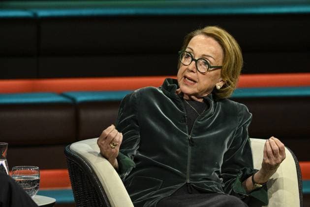 Eva Umlauf psychotherapist 05 26 her Eva Umlauf on May 14, 2026 in Markus Lanz , ZDF recording from May 4, 2026 TV television talk show talk show Germany German woman Slovakian German pediatrician doctor concentration camp survivor German Slovakian female physician doctor psychotherapist cross half sitting speaking gesticulating