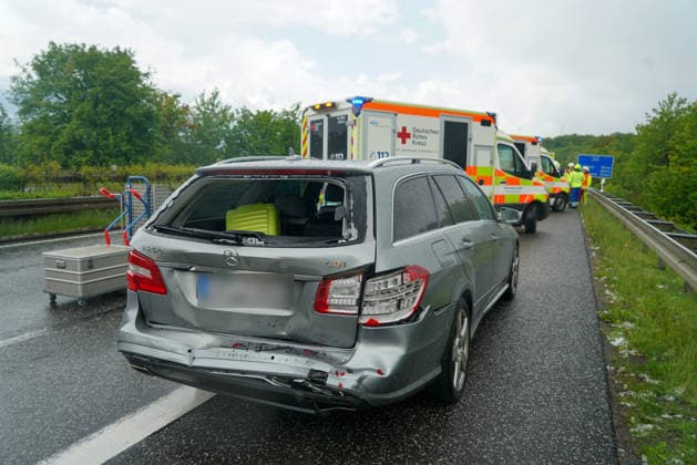 Traffic accident involving several vehicles Schlüchtern A66 Fulda direction Frankfurt zwi Hessen Germany