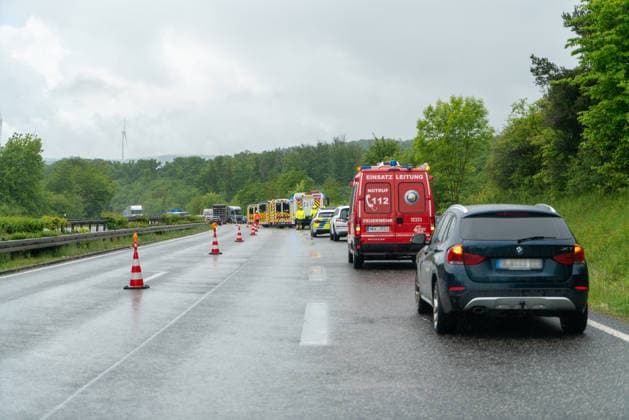 Traffic accident involving several vehicles Schlüchtern A66 Fulda direction Frankfurt zwi Hessen Germany