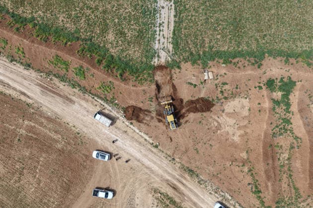 Mines and explosive devices safely neutralized in Raqqa RAQQA, SYRIA - MAY 15: Bomb disposal teams of the Syrian army safely neutralize mines and explosive devices planted by the YPG, operating under the name SDF on main roads and agricultural lands in the town of Tal Abyad in Raqqa, Syria on May 15, 2026. Abdurrahman el-Ali Anadolu Raqqa Syria. Editorial use only. Please get in touch for any other usage.  Copyright: x2026xAnadoluxAbdurrahmanxel-Alix