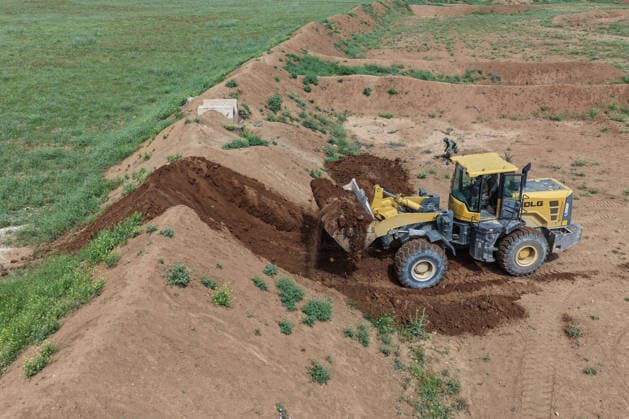 Mines and explosive devices safely neutralized in Raqqa RAQQA, SYRIA - MAY 15: Bomb disposal teams of the Syrian army safely neutralize mines and explosive devices planted by the SDF on main roads and agricultural lands in the town of Tal Abyad in Raqqa, Syria on May 15, 2026. Abdurrahman el-Ali Anadolu Raqqa Syria. Editorial use only. Please get in touch for any other usage.  Copyright: x2026xAnadoluxAbdurrahmanxel-Alix