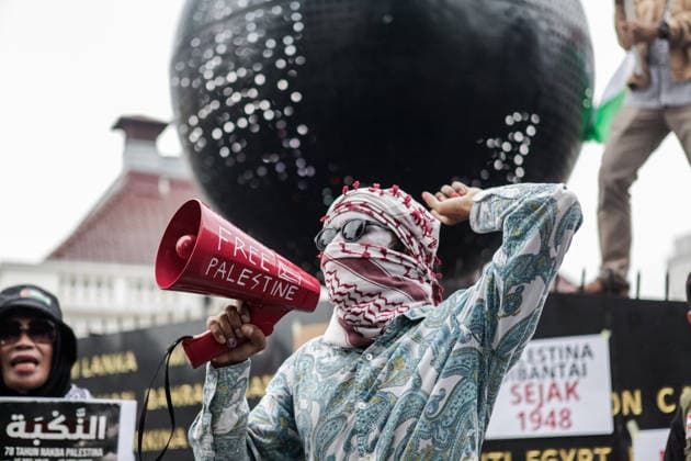 May 15, 2026, Bandung, West Java, Indonesia: Protesters from the Ã¢â‚¬oeSolidarity Through Art for PalestineÃ¢â‚¬Â movement held a demonstration on Asia-Afrika Street in Bandung, West Java, Indonesia. The demonstration was held to commemorate the 78th anniversary of the Nakba as a show of solidarity with the Palestinian civilian population in their struggle against genocide, Zionism, and colonialism, which have persisted since 1948. Bandung Indonesia  - ZUMAa305 20260515_zip_a305_002 Copyright: xArdixSeptianx