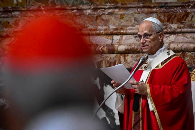 ITALY - POPE LEO XIV PRESIDES OVER THE FUNERAL OF LATE SWISS CARDINAL EMIL PAUL TSCHERRING AT ST PETER S BASILICA IN THE VATICAN- 2026 5 15 Italy, Rome, 2026 5 15 Pope Leo XIV presides over the funeral of late Swiss cardinal Emil Paul Tscherrig at St Peter s basilica in the Vatican EDITORIAL USE ONLY - NO BOOKS Copyright: xVATICANxMEDIAx
