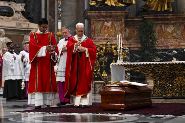 ITALY - POPE LEO XIV PRESIDES OVER THE FUNERAL OF LATE SWISS CARDINAL EMIL PAUL TSCHERRING AT ST PETER S BASILICA IN THE VATICAN- 2026 5 15 Italy, Rome, 2026 5 15 Pope Leo XIV presides over the funeral of late Swiss cardinal Emil Paul Tscherrig at St Peter s basilica in the Vatican EDITORIAL USE ONLY - NO BOOKS Copyright: xVATICANxMEDIAx
