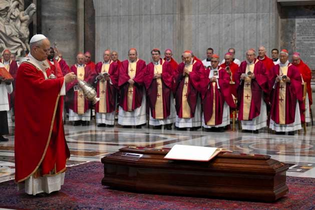 ITALY - POPE LEO XIV PRESIDES OVER THE FUNERAL OF LATE SWISS CARDINAL EMIL PAUL TSCHERRING AT ST PETER S BASILICA IN THE VATICAN- 2026 5 15 Italy, Rome, 2026 5 15 Pope Leo XIV presides over the funeral of late Swiss cardinal Emil Paul Tscherrig at St Peter s basilica in the Vatican EDITORIAL USE ONLY - NO BOOKS Copyright: xVATICANxMEDIAx