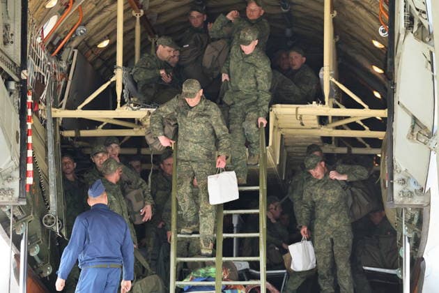RUSSIA - MAY 15, 2026: Russian servicemen return home after being freed from Ukrainian captivity. Sergei Savostyanov TASS  92517155
