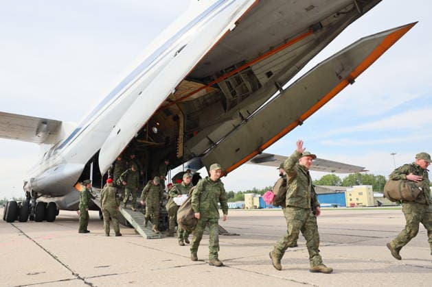RUSSIA - MAY 15, 2026: Russian servicemen return home after being released from Ukrainian captivity. Sergei Savostyanov TASS  92517444