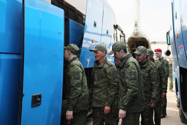 RUSSIA - MAY 15, 2026: Russian servicemen return home after being released from Ukrainian captivity. Sergei Savostyanov TASS  92517446