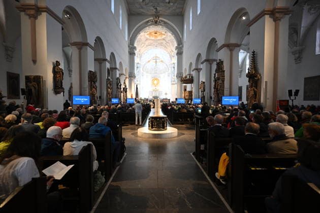Central ecumenical service in St Kilians Cathedral at the Katholikentag in Wuerzburg Photo from 15 05 2026 Tens of thousands of participants are expected to attend a total of 900 events until Sunday at the 104th German Katholiken Copyright: epd-bild DanielxPeter DSC_2315.jpeg