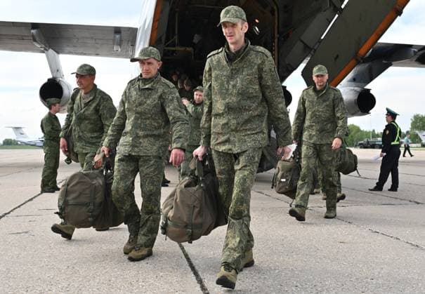 Russia Ukraine Military Operation POWs Exchange 9166422 15.05.2026 Russian prisoners of war, released from Ukrainian captivity amid Russia™s military operation in Ukraine, disembark from a plane upon arrival at an airfield in Moscow region, Russia. Russia and â Ukraine swapped 205 prisoners of war each on May 15, part of an agreement linked to a three-day ceasefire earlier this month brokered by ‹U.S. â President Donald Trump. Ilya Pitalev Sputnik Moscow region Russia  Copyright: xIlyaxPitalevx