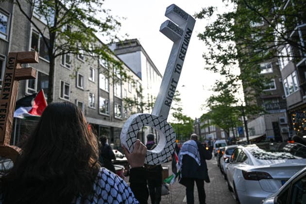 Nakba Day commemoration held in Rotterdam ROTTERDAM, NETHERLANDS - MAY 15: Large crowds march through the streets of Rotterdam during a demonstration marking Nakba Day on May 15, 2026 in Rotterdam, the Netherlands. The march begins at Schouwburgplein before moving through the city center in a silent procession. Mouneb Taim Anadolu Rotterdam Netherlands. Editorial use only. Please get in touch for any other usage.  Copyright: x2026xAnadoluxMounebxTaimx
