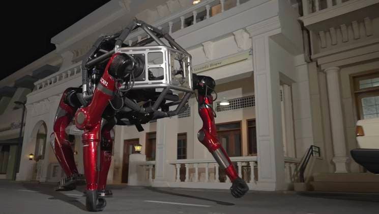 (260516) -- HANGZHOU, May 16, 2026 -- This screenshot from a video clip provided by China s shows Unitree s GD01 robot, which can switch between bipedal and quadrupedal modes, on May 12, 2026. TO GO WITH China Focus: Unitree secures orders after sensational debut of manned mecha ( Handout via Xinhua) CHINA--GD01 ROBOT (CN) UnitreexRobotics 