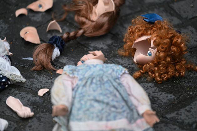 A broken doll visualizes the abuse issue in the church at the Katholikentag in Wuerzburg Photo from 15 05 2026 Several tens of thousands of participants are expected to attend a total of 900 events at the 104th Copyright: epd-bild DanielxPeter epd-Katholikentag_Wuerzburg151-kopieren