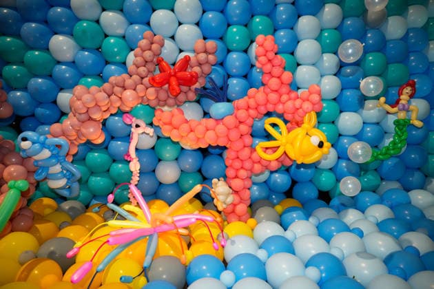 (260516) -- WARSAW, May 16, 2026 -- Marine life-themed balloon installations are seen during the World Balloon Festival in Warsaw, Poland, May 15, 2026. The festival takes place here from May 15 to 17, featuring large themed installations featuring tropical jungles, underwater world, outer space and architectural landmarks created with more than 100,000 biodegradable balloons. (Photo by Xinhua) POLAND-WARSAW-WORLD BALLOON FESTIVAL JaapxArriens 