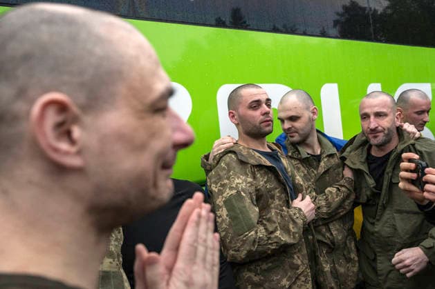 205 Ukrainian Servicemen Returned To Ukraine As Part Of The First Stage Of A 1000-for-1000 Prisoner Exchange Between Ukraine And Russia Mediated By The United States. Ukrainian servicemen released from Russian captivity react after returning to Ukrainian-controlled territory following a prisoner exchange between Ukraine and Russia, at an undisclosed location in Ukraine, on May 15, 2026. The exchange marks the first stage of a 1000-for-1000 swap agreed upon with United States mediation, during which 205 Ukrainian prisoners of war are exchanged for 205 Russian prisoners of war. Ukraine Ukraine  Copyright: xMaxymxMarusenkox originalFilename: musiienko-notitle260515_npBC6.jpg