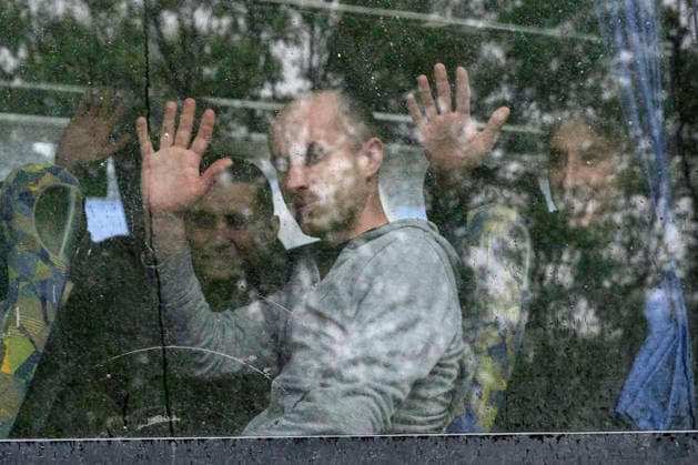205 Ukrainian Servicemen Returned To Ukraine As Part Of The First Stage Of A 1000-for-1000 Prisoner Exchange Between Ukraine And Russia Mediated By The United States. Ukrainian servicemen released from Russian captivity react after returning to Ukrainian-controlled territory following a prisoner exchange between Ukraine and Russia, at an undisclosed location in Ukraine, on May 15, 2026. The exchange marks the first stage of a 1000-for-1000 swap agreed upon with United States mediation, during which 205 Ukrainian prisoners of war are exchanged for 205 Russian prisoners of war. Ukraine Ukraine  Copyright: xMaxymxMarusenkox originalFilename: musiienko-notitle260515_npWBB.jpg
