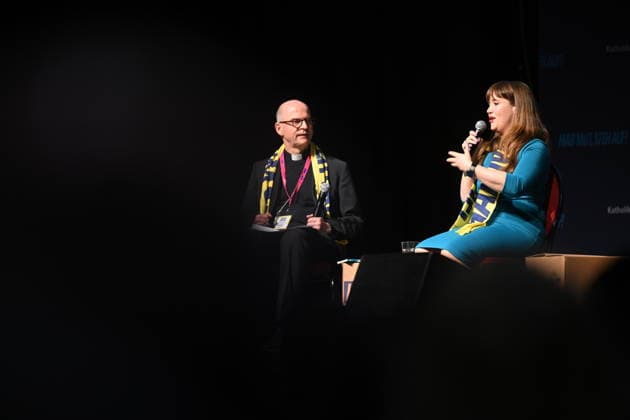 Biblical dialog with Ricarda Lang and Bishop Franz Jung at the Katholikentag Copyright: epd-bild DanielxPeter epd-Katholikentag_Wuerzburg155-kopieren.jpeg