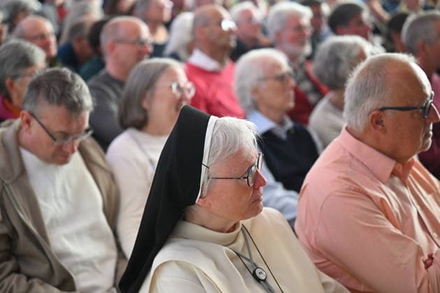 Visitors at the panel discussion Synodal Copyright: epd-bild DanielxPeter DSC_3367.jpeg