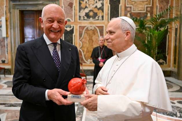 ITALY - POPE LEO XIV RECEIVES EXECUTIVES AND EMPLOYEES OF VARIUS ITALIAN BANKISI IN A PRIVATE AUDIENCE AT THE VATICAN- 2026 5 16 Italy, Rome,Vatican 2026 5 16 .Pope Leo XIV receives Executives and Employees of Various Italian Banksi in a private audience at the Vatican EDITORIAL USE ONLY - NO BOOKS Copyright: xVATICANxMEDIAIx