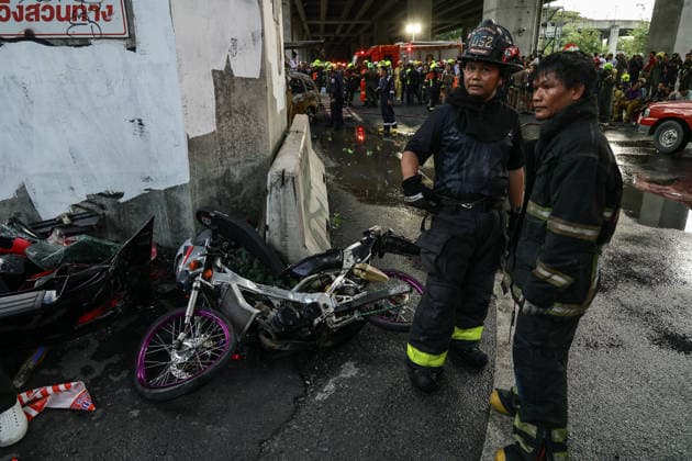 May 16, 2026, Bangkok, Bangkok, Thailand: A train collided with a bus stranded on railway tracks, triggering a fire that engulfed the vehicle, leaving multiple people injured and dead in Bangkok, Thailand, May 16, 2026. Bangkok Thailand  - ZUMAp219 20260516_zip_p219_022 Copyright: xNattaphonxPhanphongsanonx