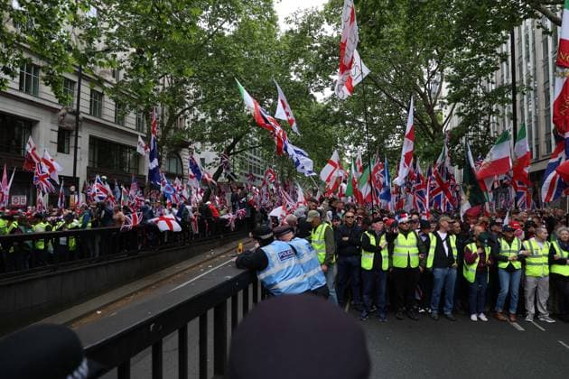 Unite the Kingdom march in London LONDON, UNITED KINGDOM - MAY 16: Demonstrators gather around Kingsway to march during Unite the Kingdom organized at the call of far-right activist Tommy Robinson in London, United Kingdom on May 16, 2026. The police forces have taken extensive security measures along the march route. Zeynep Demir Anadolu London United Kingdom. Editorial use only. Please get in touch for any other usage.  Copyright: x2026xAnadoluxZeynepxDemirx