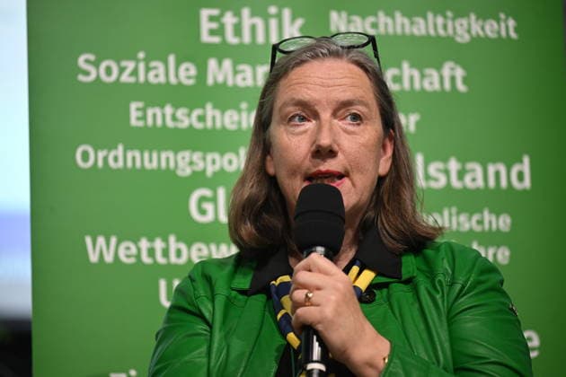 Hubertine Underberg Ruder, entrepreneur, Dietlikon Switzerland, speaks on the podium Who owns the world The new c Copyright: epd-bild DanielxPeter DSC_4280.jpeg