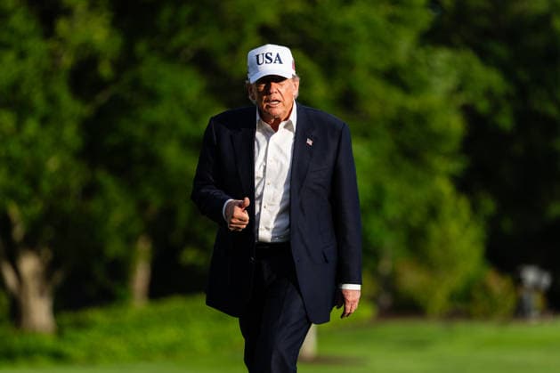 United States President Donald J Trump walks on the South Lawn of the White House in Washington, DC, USA, after arriving aboard Marine One on Friday, May 15, 2026. Donald Trump met Xi Jinping in Beijing’s leadership compound on Friday, kickstarting a second day of talks that kept relations on an even keel but have yielded limited deals so far. Copyright: xEricxLeex xPoolxviaxCNPx MediaPunchx