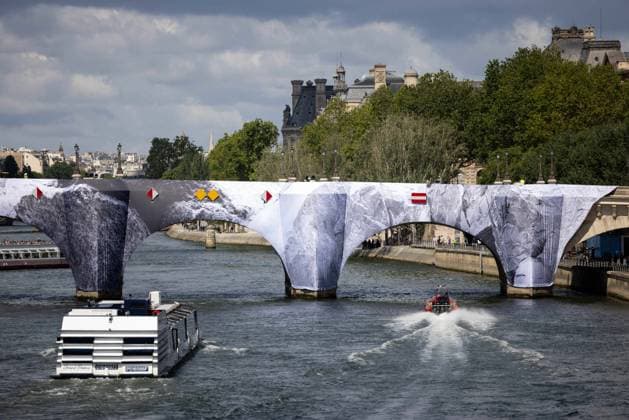 Illustrations of the installation of artist JRs La Caverne du Pont Neuf in Paris, France, on May 16, 2026 Jeremy MELLOUL Bestimage Illustrations of the installation of artist JRs La Caverne du Pont Neuf in Paris, France, on May 16, 2026 Paris France  Copyright: xJeremyxMelloulx xBestimagexJeremyxMelloulx xBestimagex