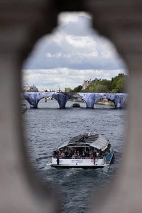 Illustrations of the installation of artist JRs La Caverne du Pont Neuf in Paris, France, on May 16, 2026 Jeremy MELLOUL Bestimage Illustrations of the installation of artist JRs La Caverne du Pont Neuf in Paris, France, on May 16, 2026 Paris France  Copyright: xJeremyxMelloulx xBestimagexJeremyxMelloulx xBestimagex