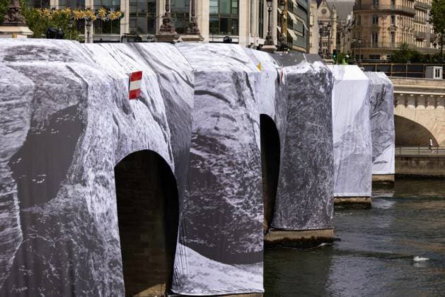 Illustrations of the installation of artist JRs La Caverne du Pont Neuf in Paris, France, on May 16, 2026 Jeremy MELLOUL Bestimage Illustrations of the installation of artist JRs La Caverne du Pont Neuf in Paris, France, on May 16, 2026 Paris France  Copyright: xJeremyxMelloulx xBestimagexJeremyxMelloulx xBestimagex