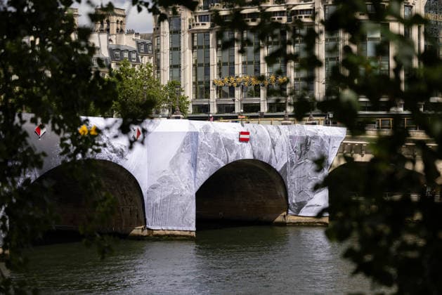 Illustrations of the installation of artist JRs La Caverne du Pont Neuf in Paris, France, on May 16, 2026 Jeremy MELLOUL Bestimage Illustrations of the installation of artist JRs La Caverne du Pont Neuf in Paris, France, on May 16, 2026 Paris France  Copyright: xJeremyxMelloulx xBestimagexJeremyxMelloulx xBestimagex