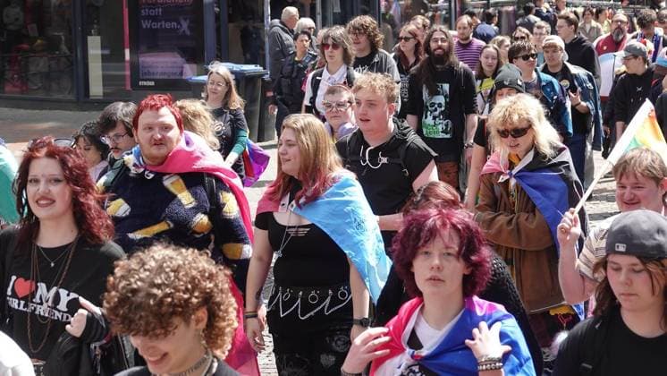 Christopher Street Day demo parade 2026 FOR EDITORIAL PURPOSES ONLY EDITORIAL USE ONLY p Impression of the Christopher Street Day demo parade on Saturday, 16 05 2026 on Bahnhofstraße in Gelsenkirchen Germany NRW Gelsenkirchen Copyright MichaelxKorte Copyright: MichaelxKorte doc85vfin2adwygf18xqg9 ,EDITORIAL USE ONLY Copyright: MichaelxKorte