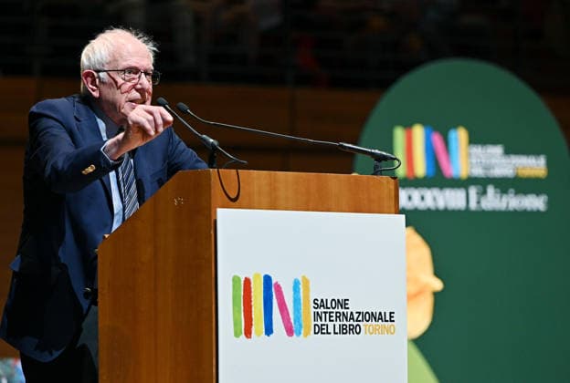 May 16, 2026, Torino, Italy: Il senatore americano Bernie Sanders durante il terzo giorno della XXXVIII edizione del Salone internazionale del Libro Torino presso Auditorium Lingotto, Torino,, 16 maggio 2026. Us Senator Bernie Sanders during the third day of the XXXVIII edition of the Turin International Book Fair at the Lingotto Auditorium, in Turin, Italy, 16 May 2026. ANSA ALESSANDRO DI MARCO Torino Italy  - ZUMAa110 20260516_zaf_a110_047 Copyright: xAlessandroxDixMarcox