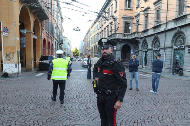 RECORD DATE NOT STATED IPA84761332 - Modena, serious accident on Via Emilia a car at crazy speed mows down a dozen pedestrians, some are in serious condition  Copyright: xx xx 84761332