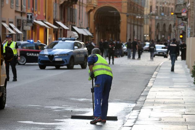 RECORD DATE NOT STATED IPA84761364 - Modena, serious accident on Via Emilia a car at crazy speed mows down a dozen pedestrians, some are in serious condition  Copyright: xx xx 84761364