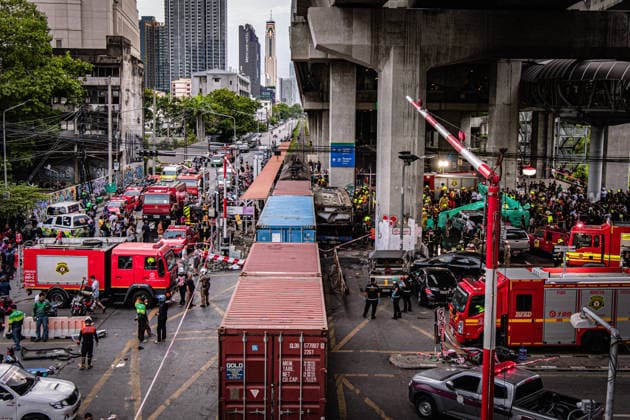 May 16, 2026, Bangkok, Bangkok, Thailand: May 16,2026,Bangkok,Thailand,General view of an accident site where a cargo train crashed with a public bus at the Makkasan airport rail link station. At least 8 people were killed and more than 25 people injured in the accident. Bangkok Thailand  - ZUMAw215 20260516_zip_w215_004 Copyright: xWissarutxWeerasoponx