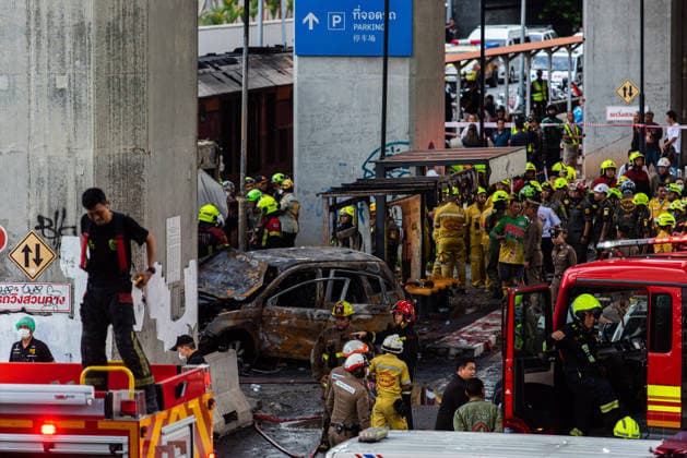 May 16, 2026, Bangkok, Thailand: General view of an accident site where a cargo train crashed with a public bus at the Makkasan airport rail link station. At least 8 people were killed and more than 25 people injured in the accident. Bangkok Thailand  - ZUMAs197 20260516_aaa_s197_089 Copyright: xPeeraponxBoonyakiatx