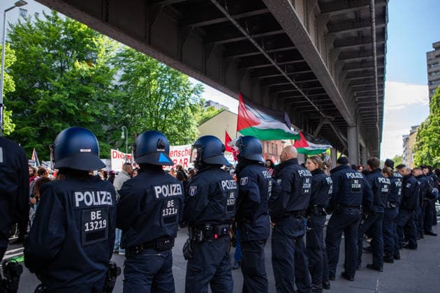 May 16, 2026, Berlin, Berlin, Germany: During the Nakba 78 demonstration in Berlin, there was a heavy police presence. It is estimated that more than 1,000 police officers were deployed. Berlin Germany - ZUMAc291 20260516_zip_c291_006 Copyright: xMariaxCastrox