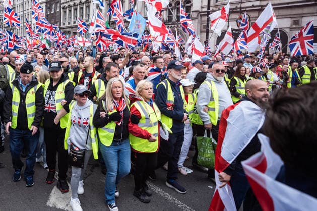 Tommy Robinson March & Unite The Kingdom Rally - 16 May 2026 Tommy Robinson supporters move towards Parliament Square for the latest rally of patriots calling on Downing Street to put a stop to immigration. Tommy Robinson supporters converged in central London, for the latest rally of patriots calling on Downing Street to put a stop to immigration. Activist Robinson’s protest was countered by a Nakba anti-racism and pro-Palestinian demonstration on the Mall. London United Kingdom Copyright: xLabxMox xSOPAxImagesx LabMO_TOMMY_ROBINSON_RALLY_SOPA_16