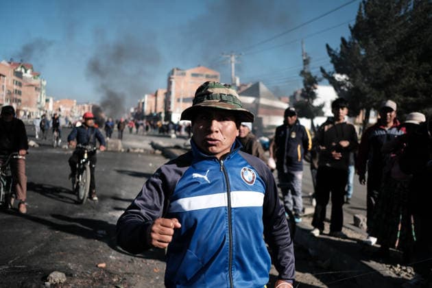Protests against the Bolivian government over the economic and fuel crisis EL ALTO, BOLIVIA - MAY 16: A protester demonstrates against the government of Bolivian President Rodrigo Paz amid an ongoing economic and fuel crisis. in La Paz, Bolivia, on May 16, 2026. Jorge Mateo Romay Salinas Anadolu El Alto Bolivia. Editorial use only. Please get in touch for any other usage.  Copyright: x2026xAnadoluxJorgexMateoxRomayxSalinasx