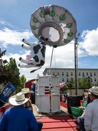 May 16,, 2026 - McMinnville, Oregon, USA - The 26th Annual McMenamins Hotel Oregon UFO Fest commemorates the purported 1950 sighting of a UFO by McMinnville farmer Paul Trent, who made several photos of a disc-shaped object hovering over his land. Mcminnville USA  - ZUMAce6_ 20260516_zaf_ce6_020 Copyright: xBrianxCahnx
