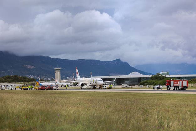 Croatia Airlines A220 suffers runway excursion during aborted take-off at Split An Airbus A220-300 operated by Croatia Airlines veered off the runway and onto a grassy area during an aborted takeoff at Airport in Split, Croatia on May 16, 2026. The aircraft sustained damage after striking a marker board and runway edge lights. All passengers and crew members were safely evacuated, and no injuries were reported.  IvanaxIvanovic PIXSELL