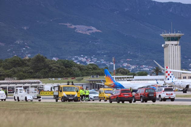 Croatia Airlines A220 suffers runway excursion during aborted take-off at Split An Airbus A220-300 operated by Croatia Airlines veered off the runway and onto a grassy area during an aborted takeoff at Airport in Split, Croatia on May 16, 2026. The aircraft sustained damage after striking a marker board and runway edge lights. All passengers and crew members were safely evacuated, and no injuries were reported.  IvanaxIvanovic PIXSELL